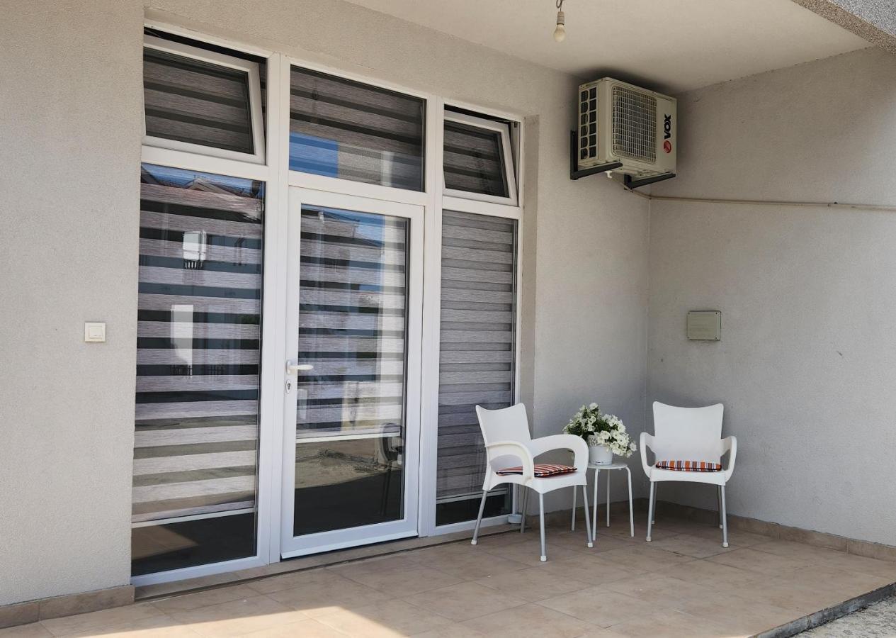 Maria Apartment Igalo Bagian luar foto